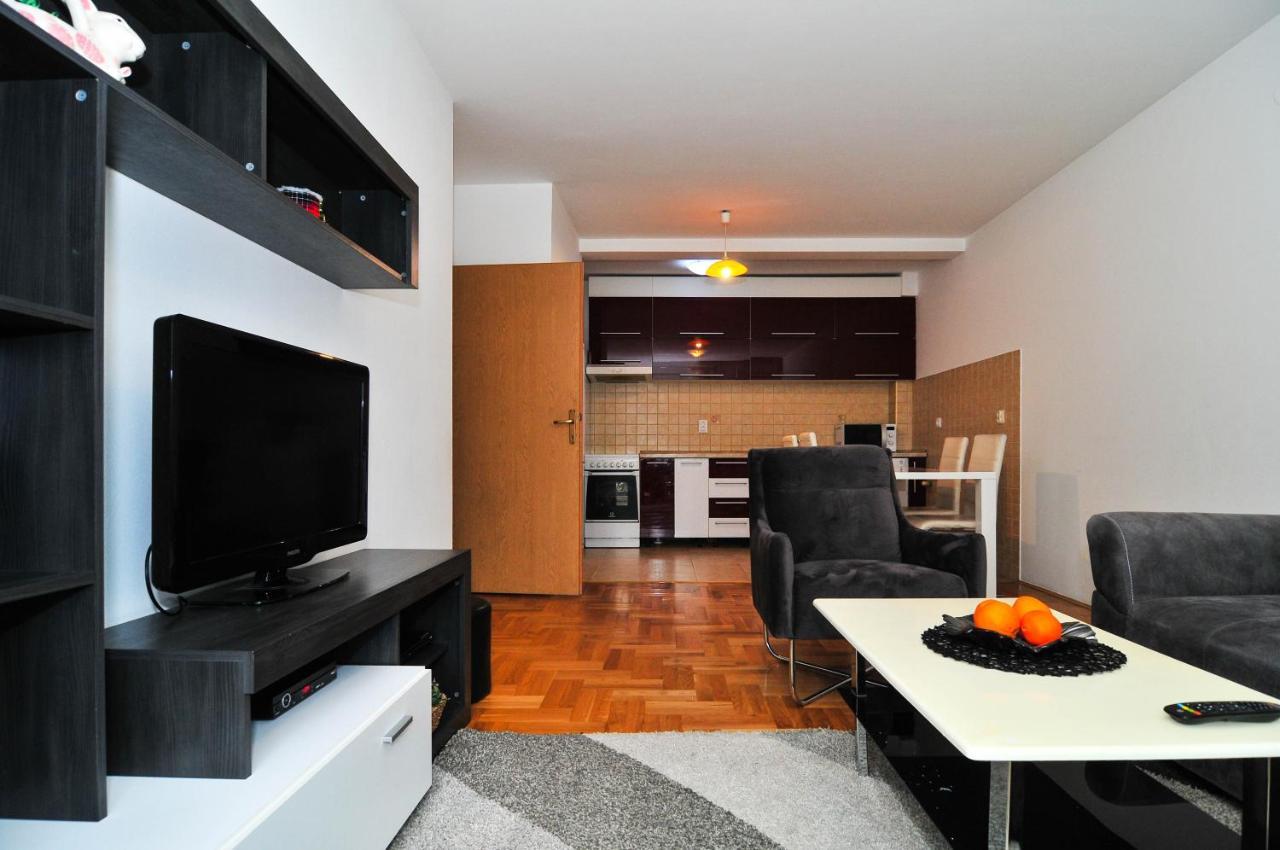 Apartment Luka & Sons Cattaro Esterno foto