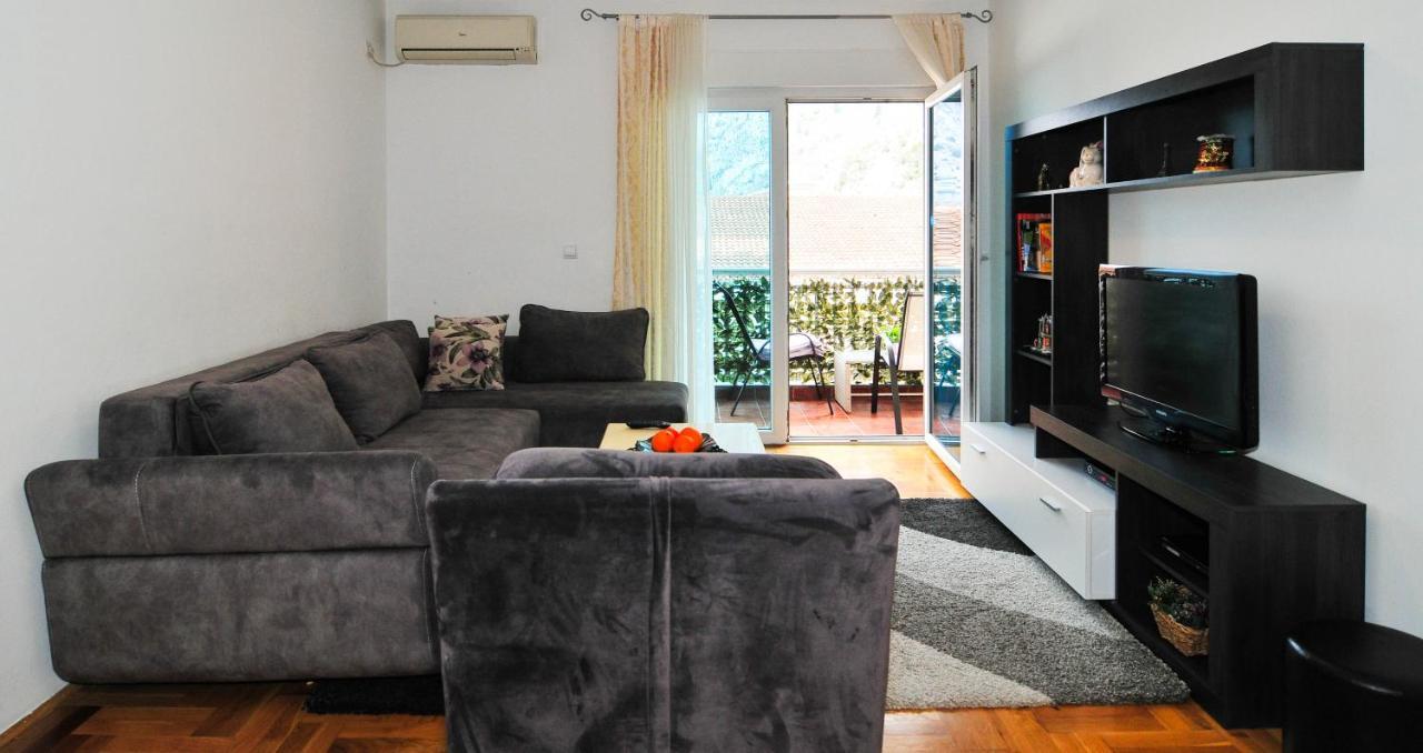 Apartment Luka & Sons Cattaro Esterno foto