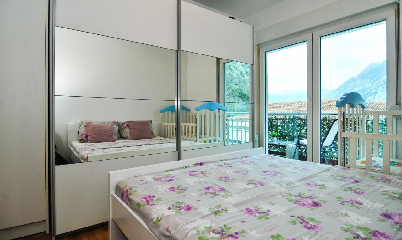 Apartment Luka & Sons Cattaro Esterno foto